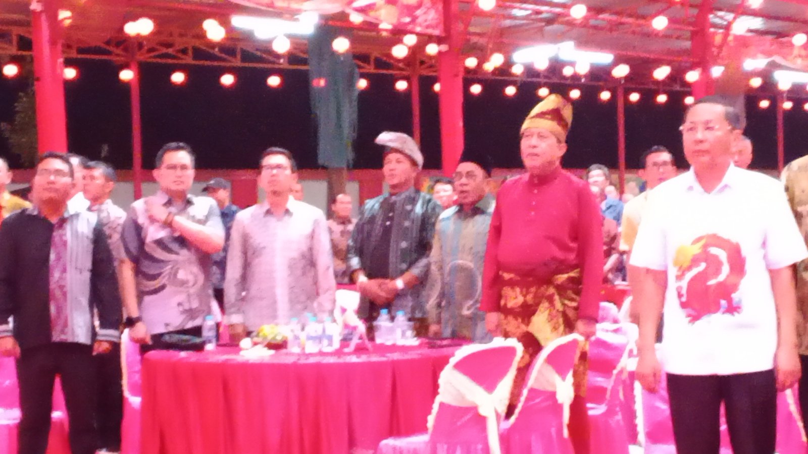 Utusan Dari 17 Suku Hadir Pada Silaturahmi Kebangsaan Malam Keakraban dalam Rangka HUT RI Ke 81 Di Klenteng Hock Liong Kiong Utusan Dari 17 Suku Hadir Pada Silaturahmi Kebangsaan Malam Keakraban dalam Rangka HUT RI Ke 81 Di Klenteng Hock Liong Kiong