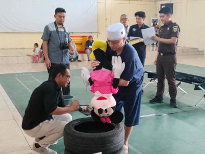 Rekonstruksi Pembunuhan Ibu Kandung di Kuningan: Peragakan 23 Adegan, Pelaku Terancam 20 Tahun Penjara