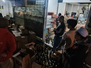 Ribuan Botol Miras Disita Polres Kuningan dalam Razia Malam Akhir Pekan
