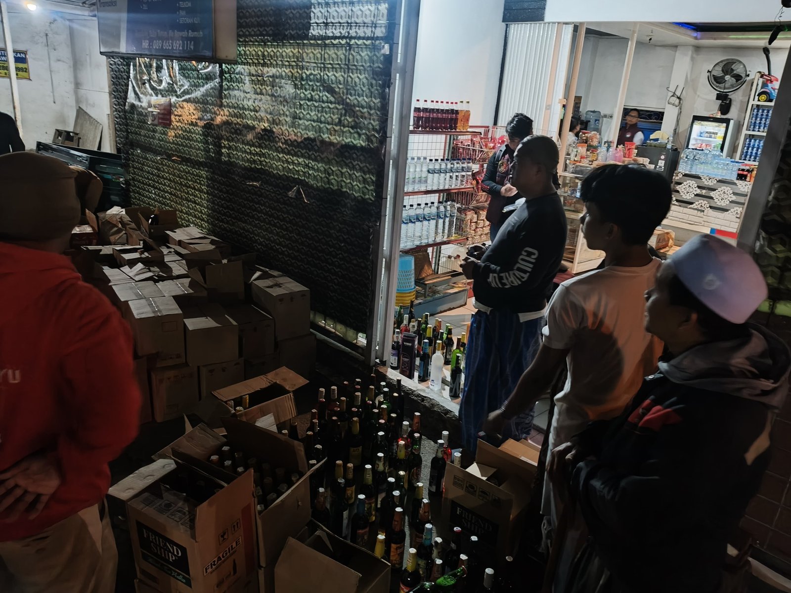 Ribuan Botol Miras Disita Polres Kuningan dalam Razia Malam Akhir Pekan