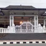 Rawan Korupsi Bupati Kuningan Stop Dapur MBG, Masyarakat Demontrasi Akbar di Pendopo