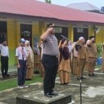 Polisi Peduli Pendidikan, Kapolsek Kepenuhan Iptu Jonnes Jadi Irup di SMP Negeri 1
