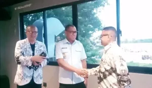 Ketua PGRI NTT Titip Pesan ke Wagub Johni untuk Mantan Plt Kepala SMK Negeri 2 Kota Kupang