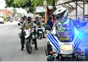 Polresta Cirebon Melaksanakan Patroli Sepeda Motor Untuk Menciptakan Situasi Kamtibmas Yang Kondusif