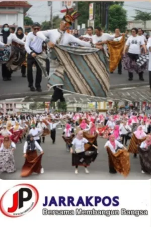 Polres Magelang Kota Ikut Meriahkan Flashmob dengan Tari Kolosal di Acara Harmoni Pesona Batik