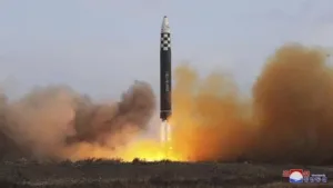 Korea Utara Panaskan Situasi Lagi: Uji Rudal Sehari Sebelum Trump Datang ke Seoul