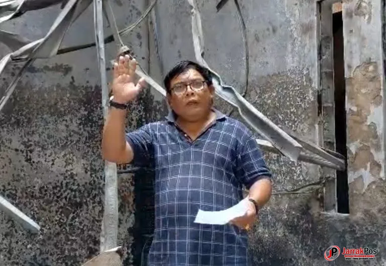 Diduga, OTK Bakar Rumah Hakim Ketua Kasus Korupsi Jalan Sumut OTK, Dilaporkan ke Polsek Sunggal Diduga, OTK Bakar Rumah Hakim Ketua Kasus Korupsi Jalan Sumut OTK, Dilaporkan ke Polsek Sunggal