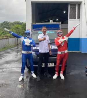 Dengan Gagahnya 2 SuperHero Tampil di SPPG Lengkong