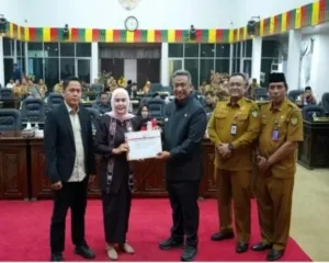 Pemkab Rohul Sampaikan RAPERDA Tentang Rancangan APBD Perubahan Tahun Anggaran 2025