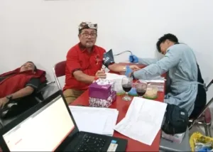Di Tengah Konsolidasi PDIP Kabupaten Cirebon Donor Darah Untuk Memberi Manfaat Bagi Kemanusiaan.