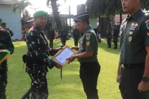 Dandim 0615/KNG, Pimpin Apel Pagi sekaligus Pelepasan Personil ke Satuan Baru