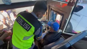 Terminal Tipe A Tidar Kota Magelang : Cegah Kecelakaan Lalin, Polres Magelang Kota Periksa Pengemudi Bus