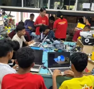 Injeksi Laptop Kupang Bantu Selamatkan Perangkat Lab SMP Kristen Soe