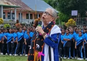 Menjaga Mata Angin Pendidikan: Pesan Literasi Dr. Itje Chodidjah di SMA Negeri 1 Aimere