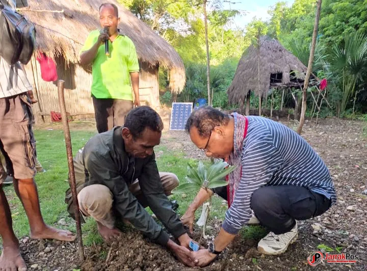 Harapan yang Terus Ditanam: Dari Rote Ndao ke Kabupaten Kupang, Bibit Aspirasi Usman Husin Menyapa Petani Harapan yang Terus Ditanam: Dari Rote Ndao ke Kabupaten Kupang, Bibit Aspirasi Usman Husin Menyapa Petani