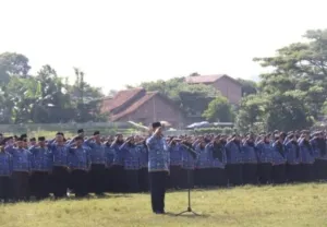 Bupati Imron Tegaskan Peran ASN Ke 3.521 PPPK Paruh Waktu Di Apel Kesadaran Nasional