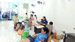 Injeksi Laptop Kupang Akhiri 2025 dengan Natal Bersama, Donor Darah, dan Bagi-Bagi Makanan Gratis
