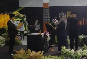 Dr. Anna Fitri Hindriana Perempuan Pertama yang Menjadi Rektor “UNIKU”