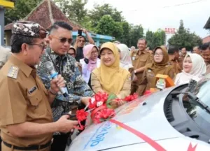 RSUD Waled Terima Ambulans Transfusi Darah dari Bank BJB