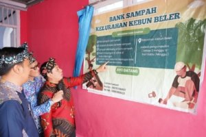 Wali Kota Bengkulu Resmikan Bank Sampah SIKABEL, Dorong Sampah Jadi Sumber Ekonomi Warga