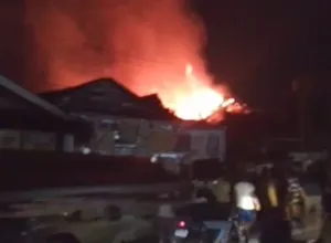 Rumah Milik Warga Terbakar Habis, Beruntung Tidak Merembet Ke Rumah Sekitar TKK.