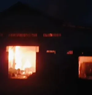 Pabrik Seluas Seribu Meter Persegi Milik PT. Kokomaya Terbakar Hebat.