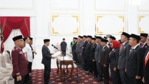 Pemkot Lantik 44 Penjabat Eselon II, III dan IV