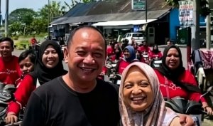 Restoran Pawon Berikan THR kepada 29 Karyawanya 1Unit Sepeda Motor Baru
