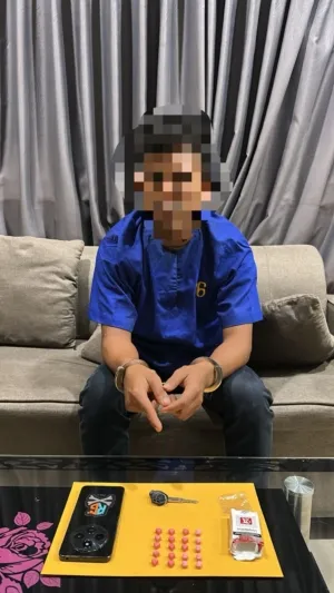Seorang Tersangka Beserta Barang Bukti 20 Butir Pil Ekstasi Diamankan Satres Narkoba Polres Dumai
