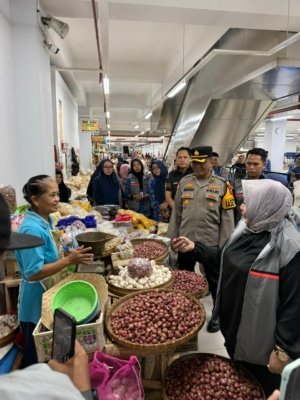 Satgas Saber Polres Ponorogo Pastikan Harga Dan Stok Aman, Pantau Pasar, Gudang Bulog, SPBE hingga SPBU