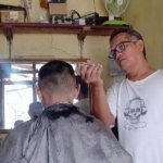 Kesetiaan Pelanggan di Kios Pangkas Rambut Legendaris “BAUY” Menjelang Lebaran 1447 H
