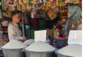 BULOG NTT Pastikan Stok Minyak Kita Aman, Harga Tetap Stabil