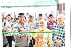Kapolresta Cirebon Resmikan Mushola Faridhatul Ilmi di Polsek Losari, Perkuat Iman dan Sinergitas dengan Masyarakat