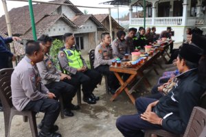 Kapolres Magelang Kota Patroli Kamtibmas di Dusun Posong Bandongan