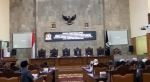 DPRD Gelar Paripurna Terhadap Pemerkasa Jawaban Bupati Cirebon Atas Raperda Inisiatif DPRD