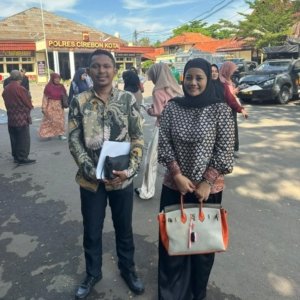 Oknum DPRD Cirebon HSG Diduga Terlibat Perselingkuhan Dengan Istri Putra Sulung Mantan Bupati Cirebon.