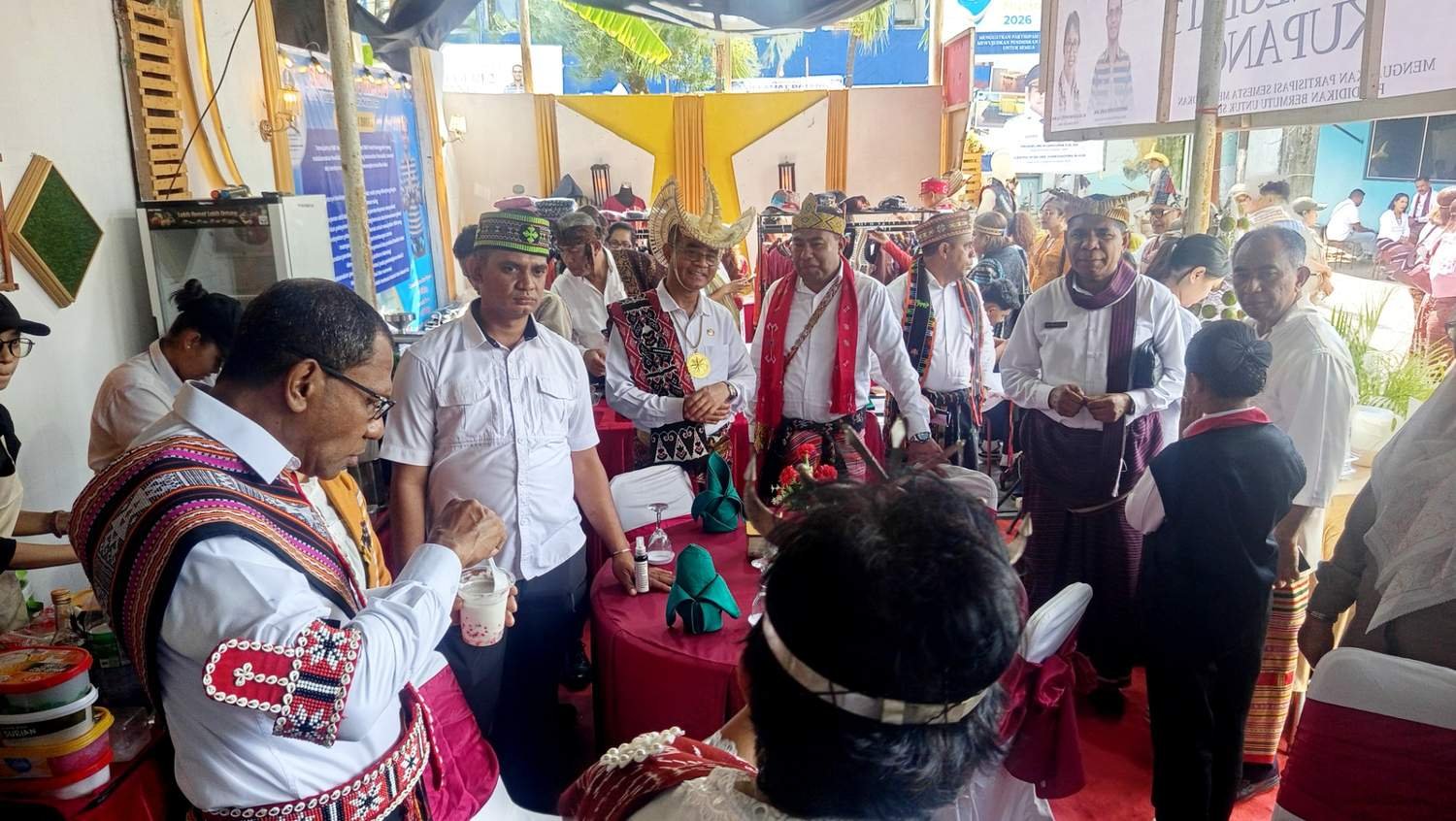 Telusuri Karya Pelajar di Hardiknas 2026, Wagub NTT Sambangi Stand Pameran dan Dukung Produk Lokal Telusuri Karya Pelajar di Hardiknas 2026, Wagub NTT Sambangi Stand Pameran dan Dukung Produk Lokal