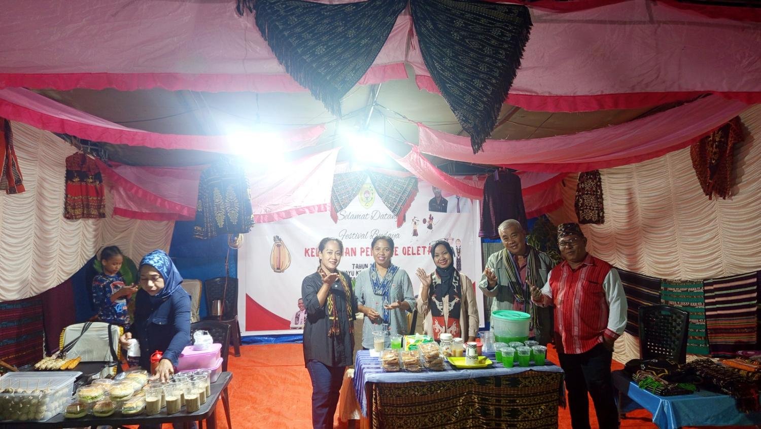 UMKM Bergeliat di Festival Penkase Oeleta, Omzet Meningkat dan Antusias Warga Melonjak UMKM Bergeliat di Festival Penkase Oeleta, Omzet Meningkat dan Antusias Warga Melonjak