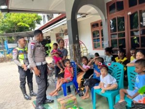 Jumat Berbagi, Satlantas Polresta Kupang Kota Salurkan Sembako untuk Anak Panti Asuhan