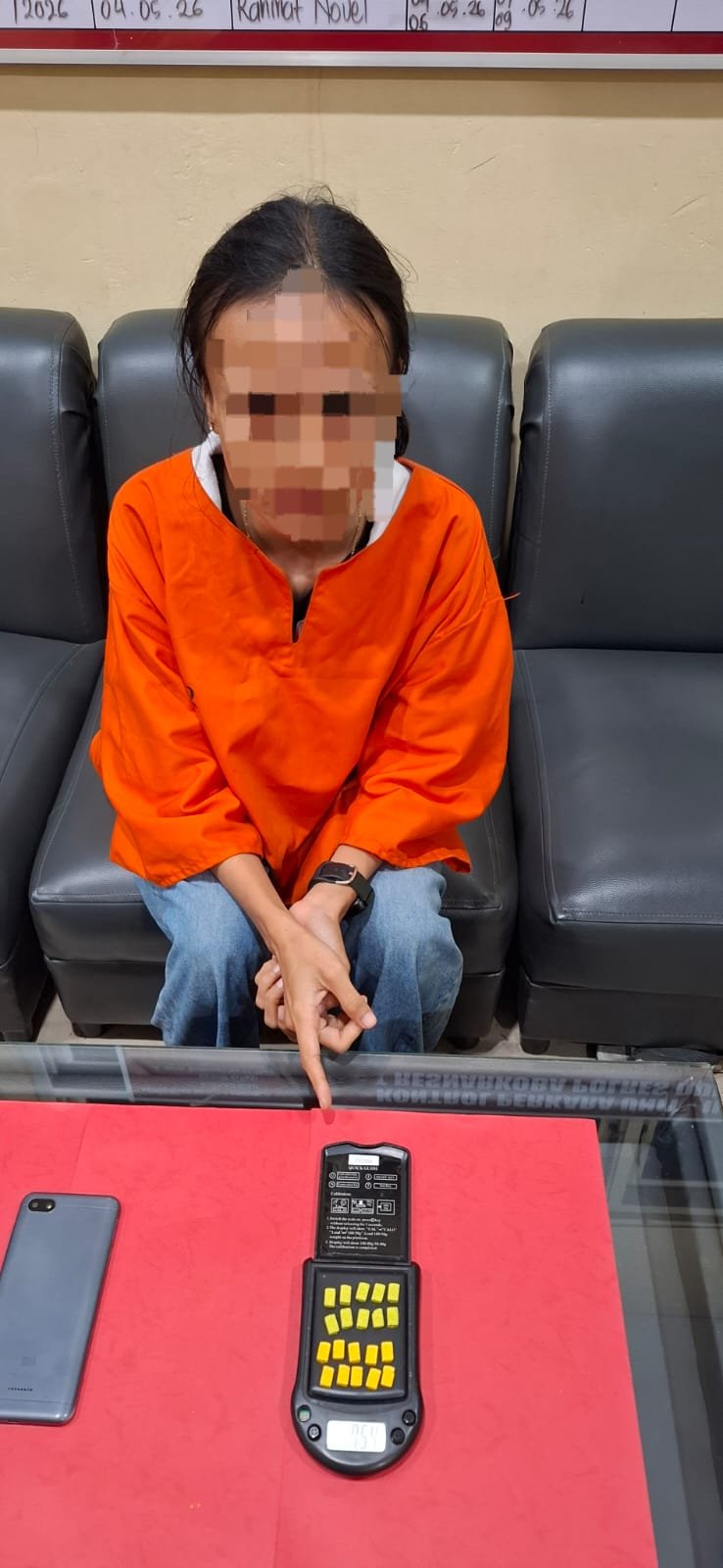 Perang Melawan Narkoba, Polres Dumai Tangkap Seorang Perempuan Pengedar Ekstasi Perang Melawan Narkoba, Polres Dumai Tangkap Seorang Perempuan Pengedar Ekstasi