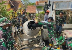 Kemanunggalan TNI dan Rakyat Terwujud di Kegiatan BSMSS Desa Cimenga