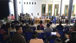 Rela Menunggu Sejak Siang, Warga Tiga Kabupaten di Daratan Sumba Sambut Kehadiran Usman Husin