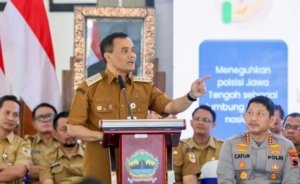 Setelah Diprotes Warga Gubernur Jateng Geser Anggaran 200 Miliar untuk Jalan Rusak