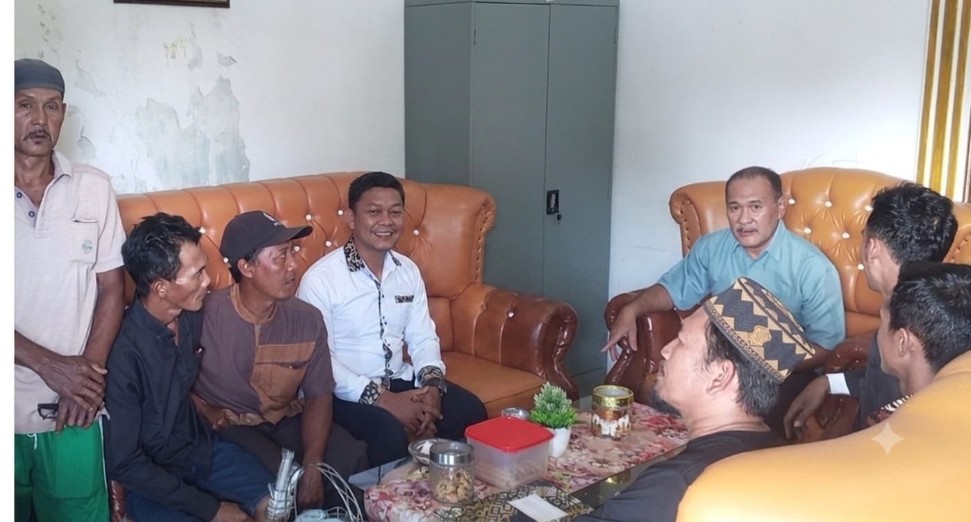 Warga Lae Saga Ultimatum PPAT Surya Darma, Beri Tenggat Waktu 7 Hari Warga Lae Saga Ultimatum PPAT Surya Darma, Beri Tenggat Waktu 7 Hari