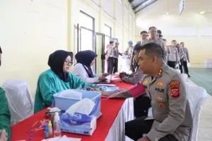 Sambut HUT Bhayangkara ke-80, Ratusan Polisi Sumbangkan Darahnya di Mapolres Kuningan