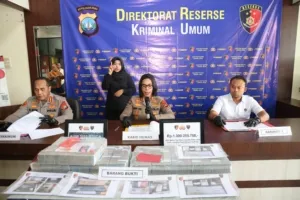 ‎Ditreskrimum Polda Kepri Ungkap Jaringan Promosi Judi Online Internasional, Lima Tersangka dan Aset Miliaran Rupiah Diamankan