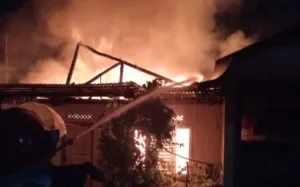 Kebocoran Gas Picu Kebakaran Hebat di Cirebon, Rumah dan Pangkalan Gas Ludes Dilalap Api