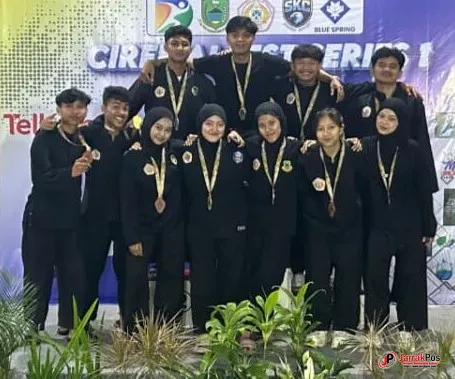KEREN! “UNIKU” Juara Umum Kejuaraan Pencak Silat Ciremai Fest KEREN! “UNIKU” Juara Umum Kejuaraan Pencak Silat Ciremai Fest