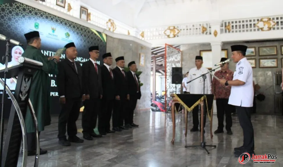 Bupati Dian Lantik Lima Pimpinan BAZNAS Kuningan Periode 2026-2031 Bupati Dian Lantik Lima Pimpinan BAZNAS Kuningan Periode 2026-2031