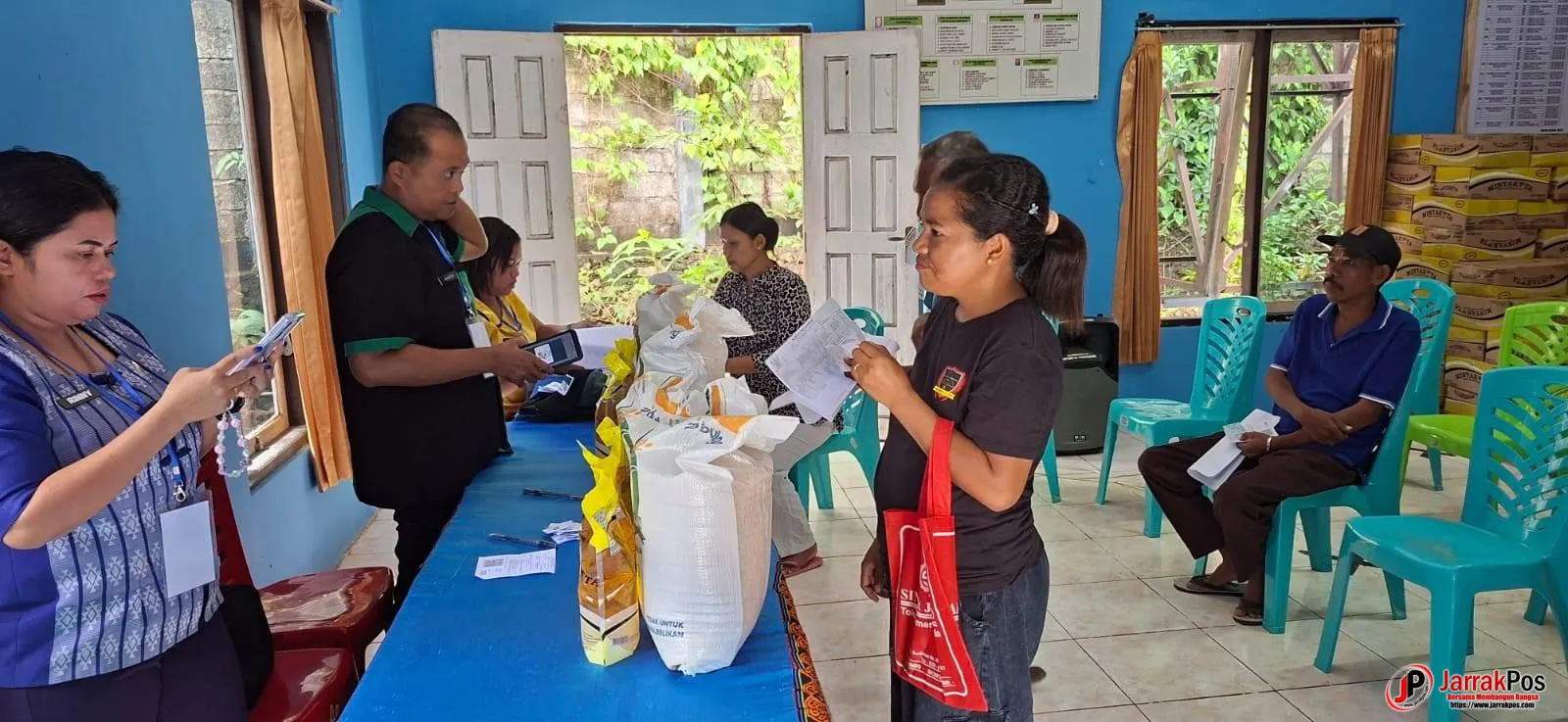 BULOG NTT Tuntaskan Penyaluran Bantuan Pangan Tepat Waktu, 837 Ribu KPM di 22 Daerah Telah Menerima Manfaat BULOG NTT Tuntaskan Penyaluran Bantuan Pangan Tepat Waktu, 837 Ribu KPM di 22 Daerah Telah Menerima Manfaat